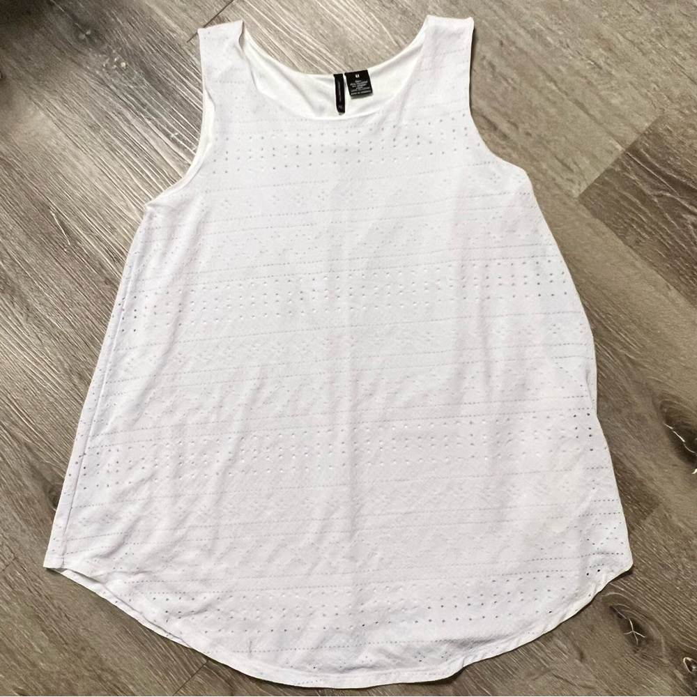 New Directions lace lined sleeveless tunic. Size M